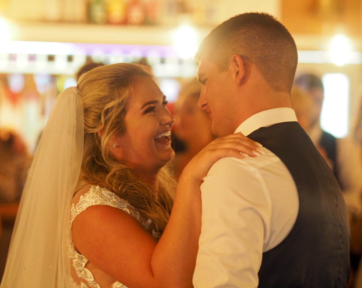 Why Lighting and Music Together Transform a Wedding Reception